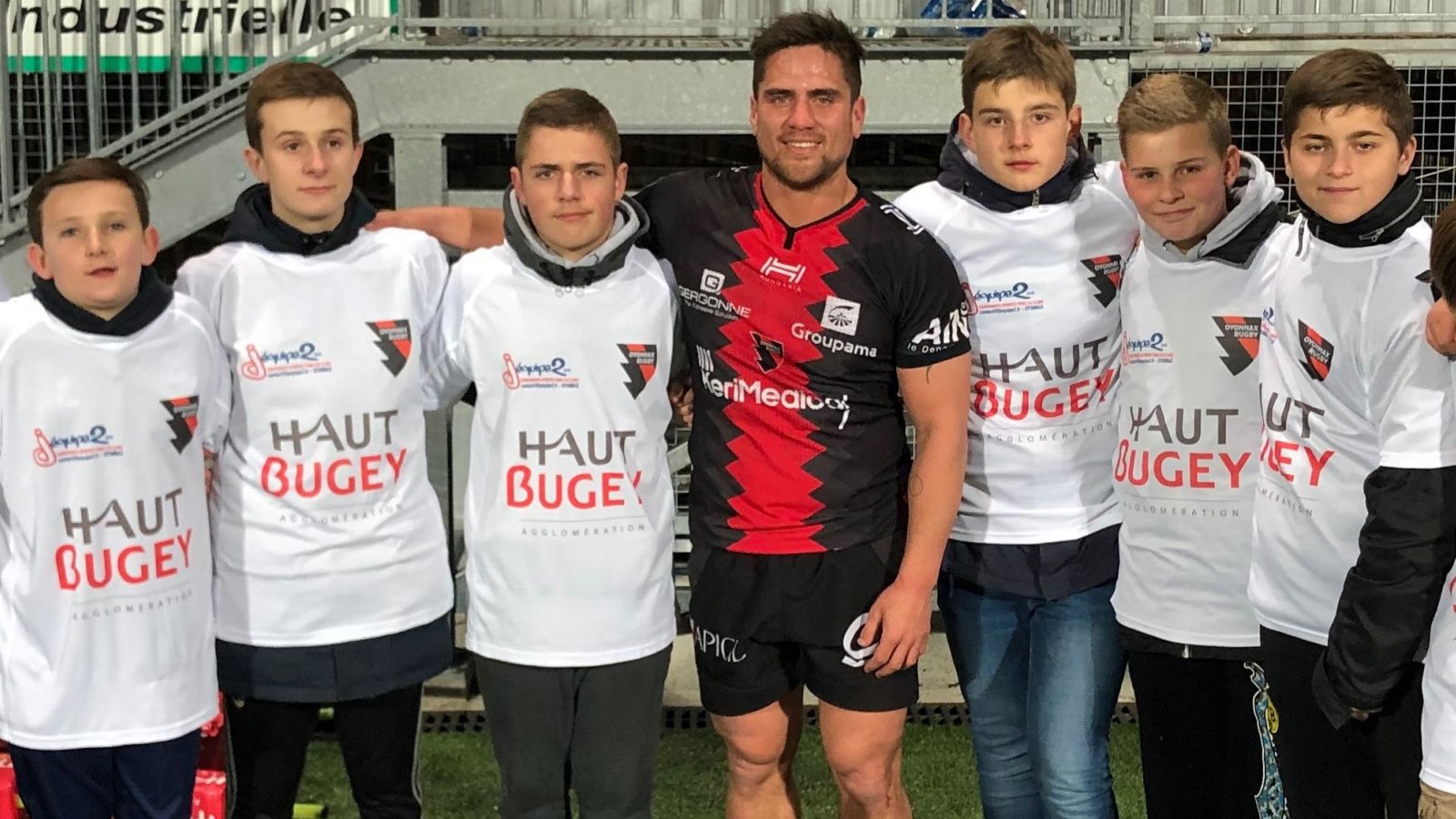 Les U14, ramasseurs de balles pour Oyonnax-Carcassonne